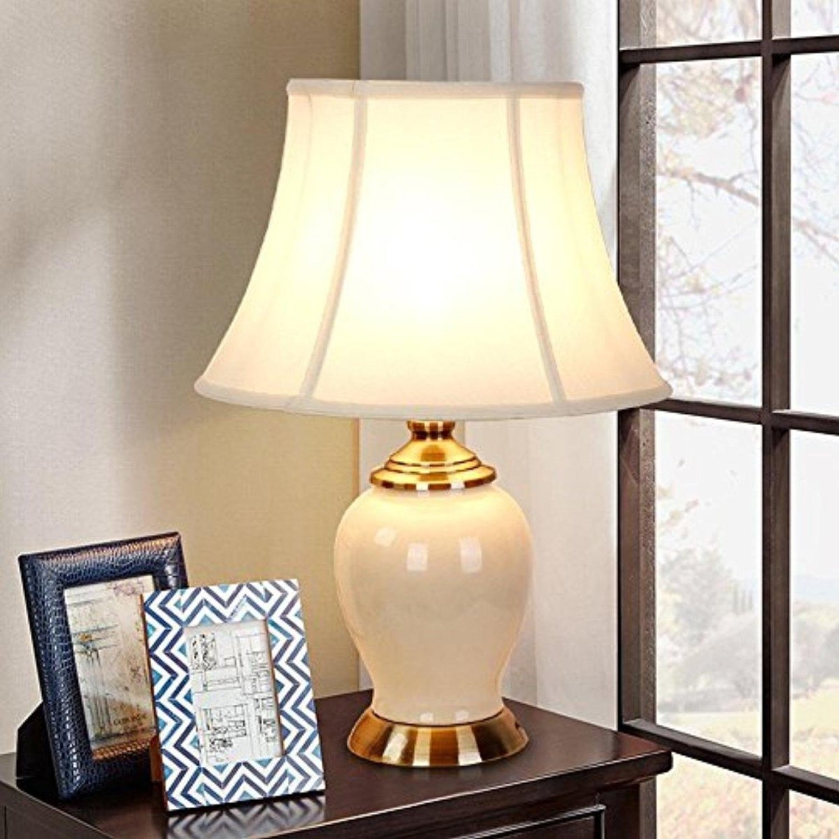 Лампа на прикроватную тумбу