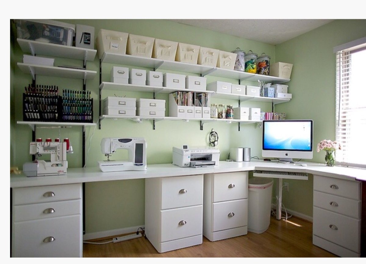 Угловой стол для швеи