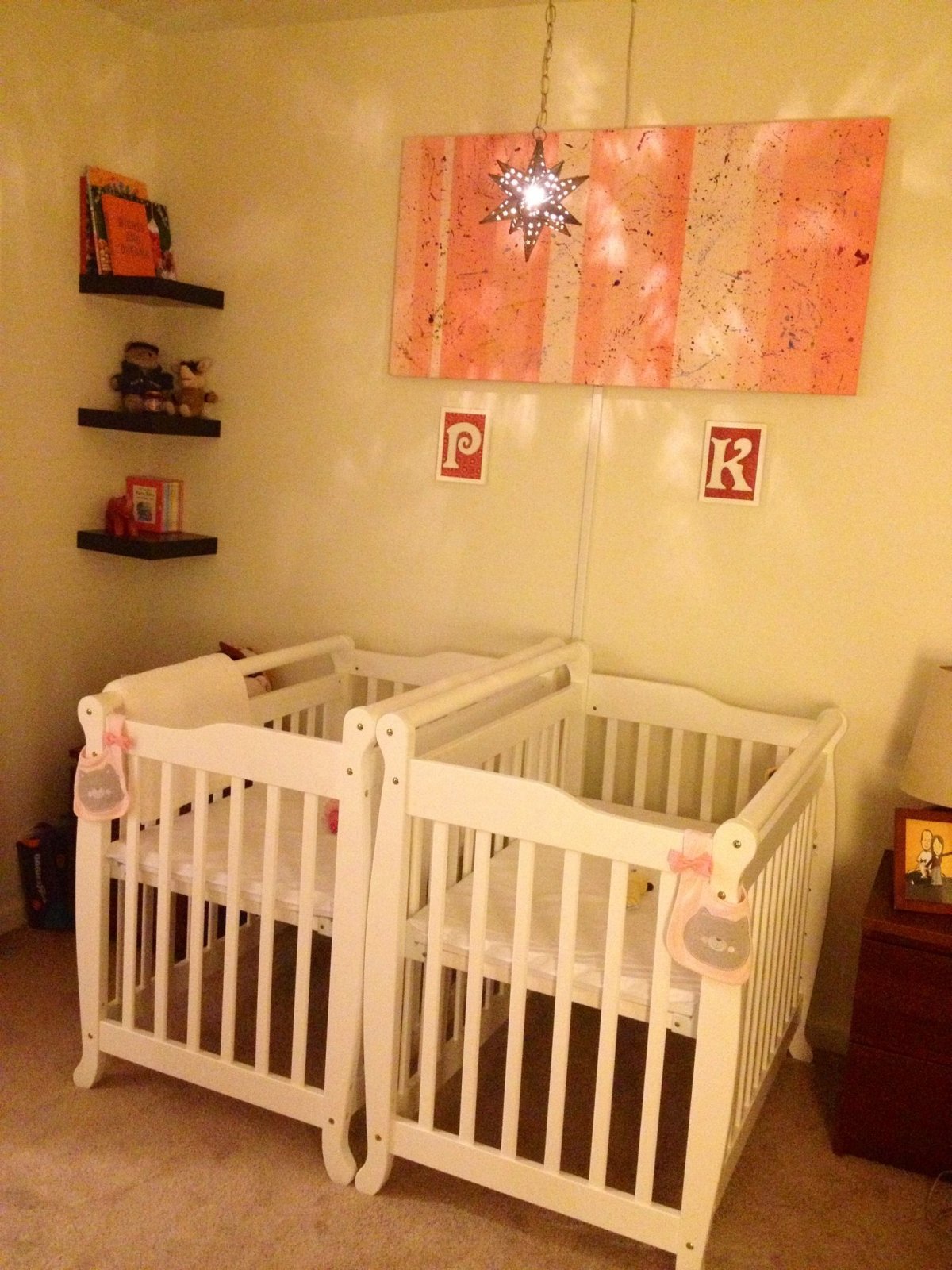 Кроватки для новорожденных двойняшек