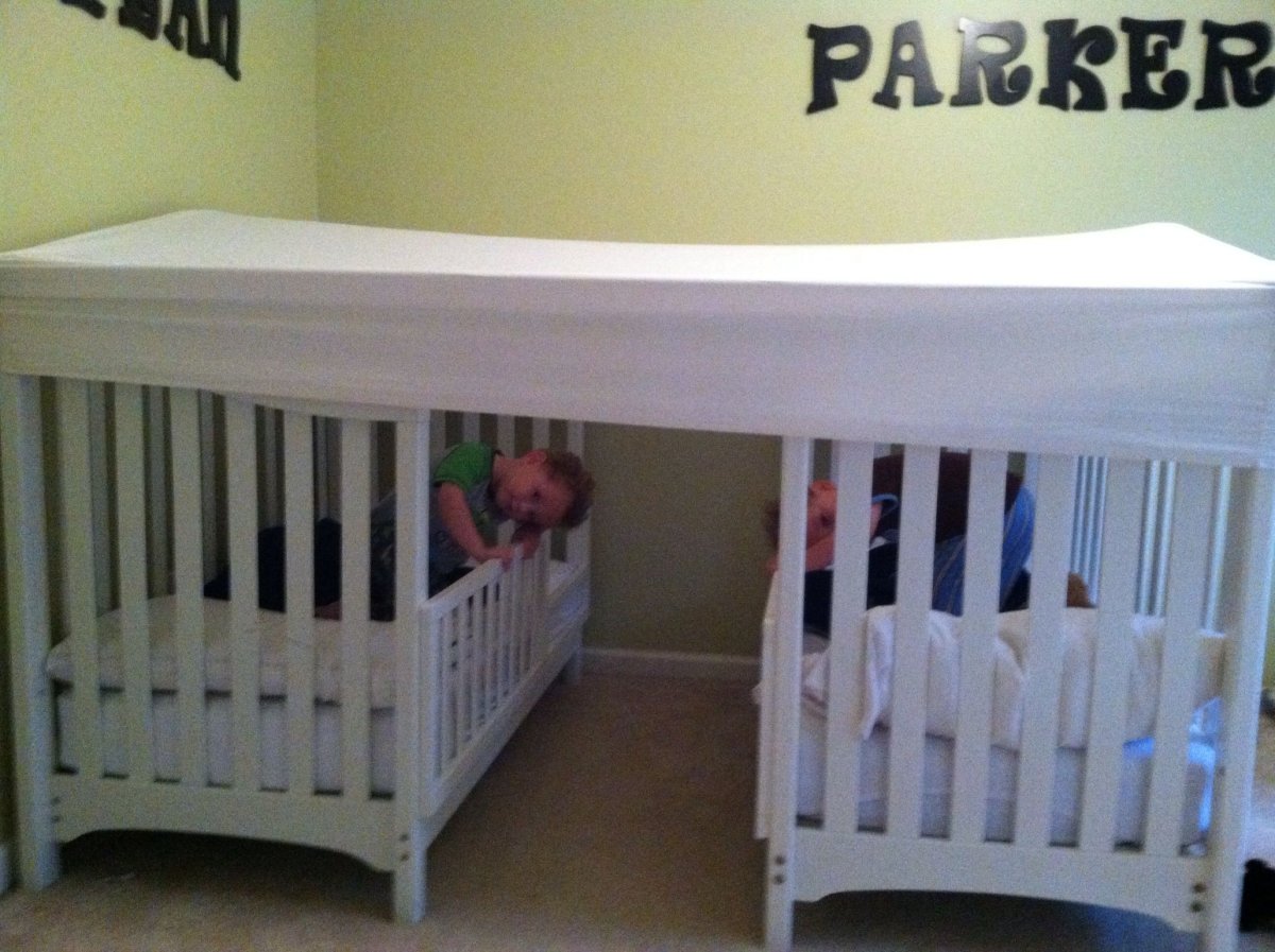 Кровати для двойняшек от 2 лет