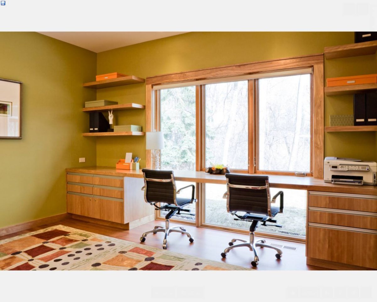 Кабинет стол у окна