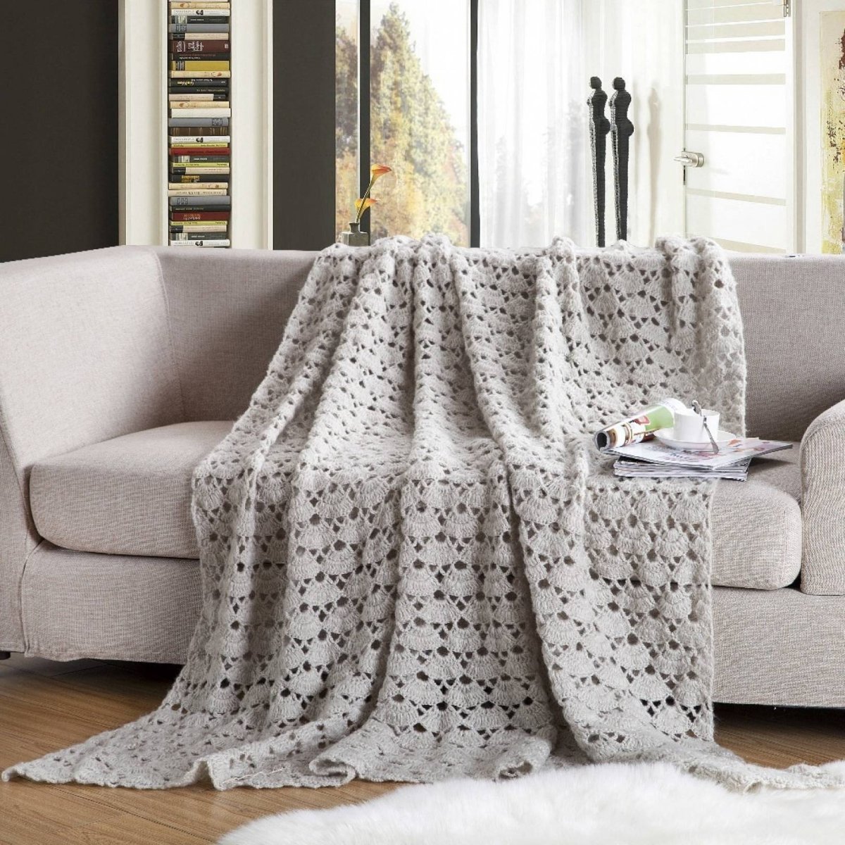 Вязаное покрывало на диван