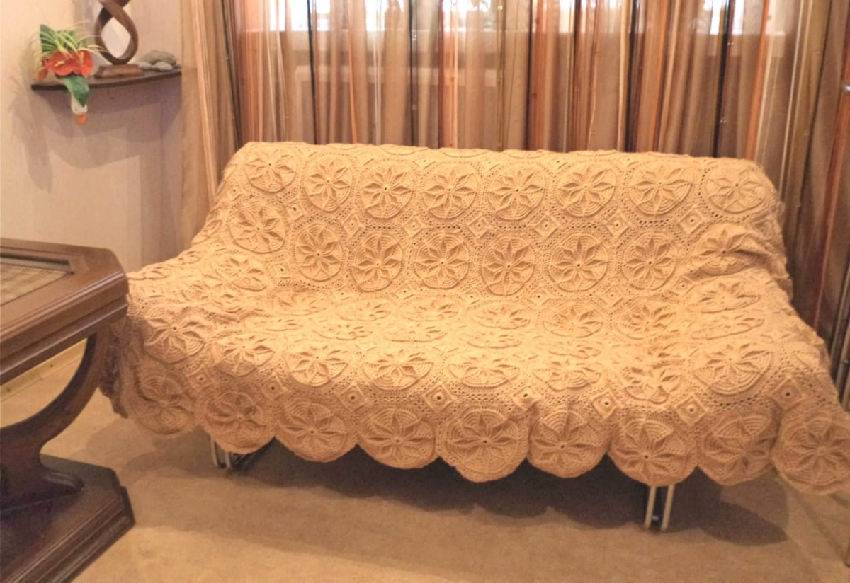 Связать накидку на диван крючком