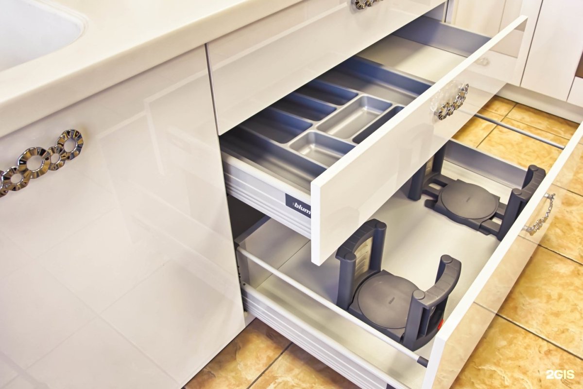 Шкаф под мойку 90 см для кухни Blum