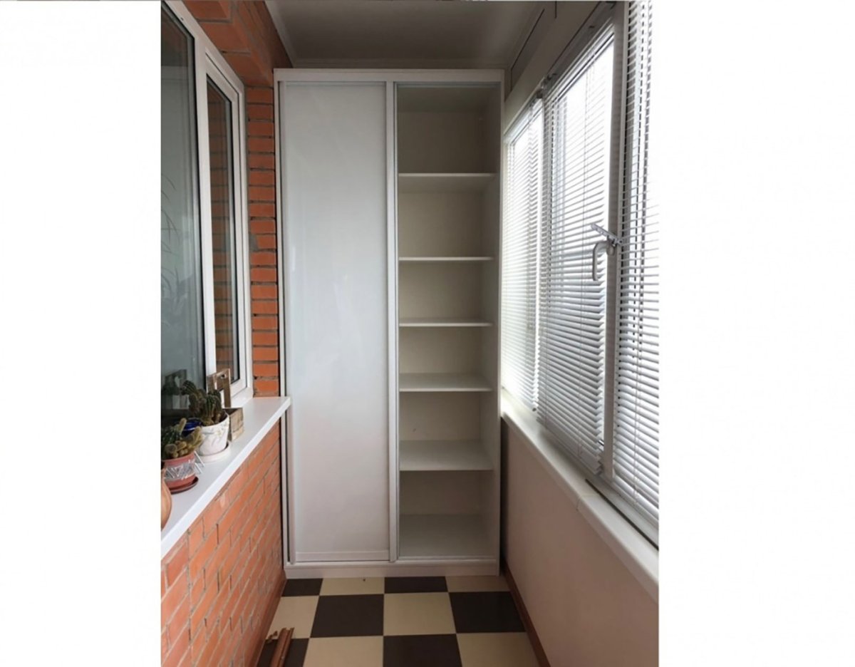 Шкаф на узкий балкон