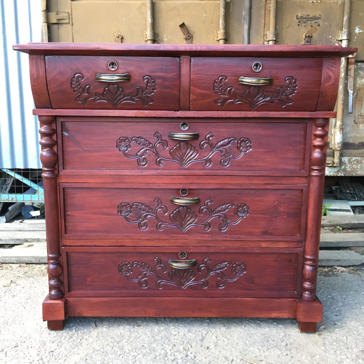 Отреставрированный комод