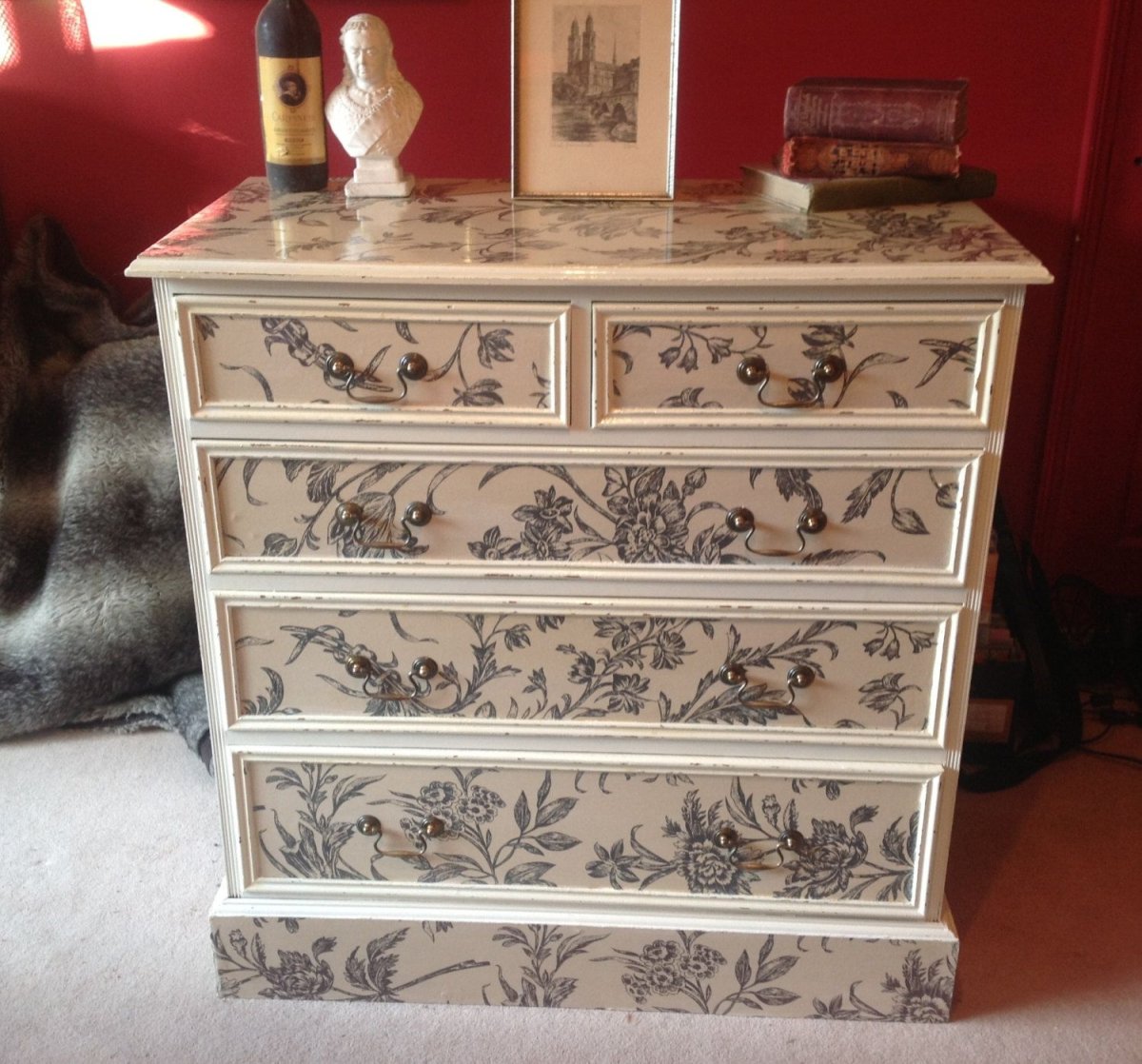 Багет для украшения старого комода