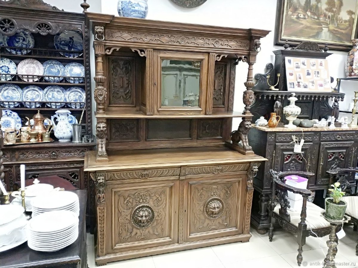 К чему сниться старинный буфет в доме у родственников