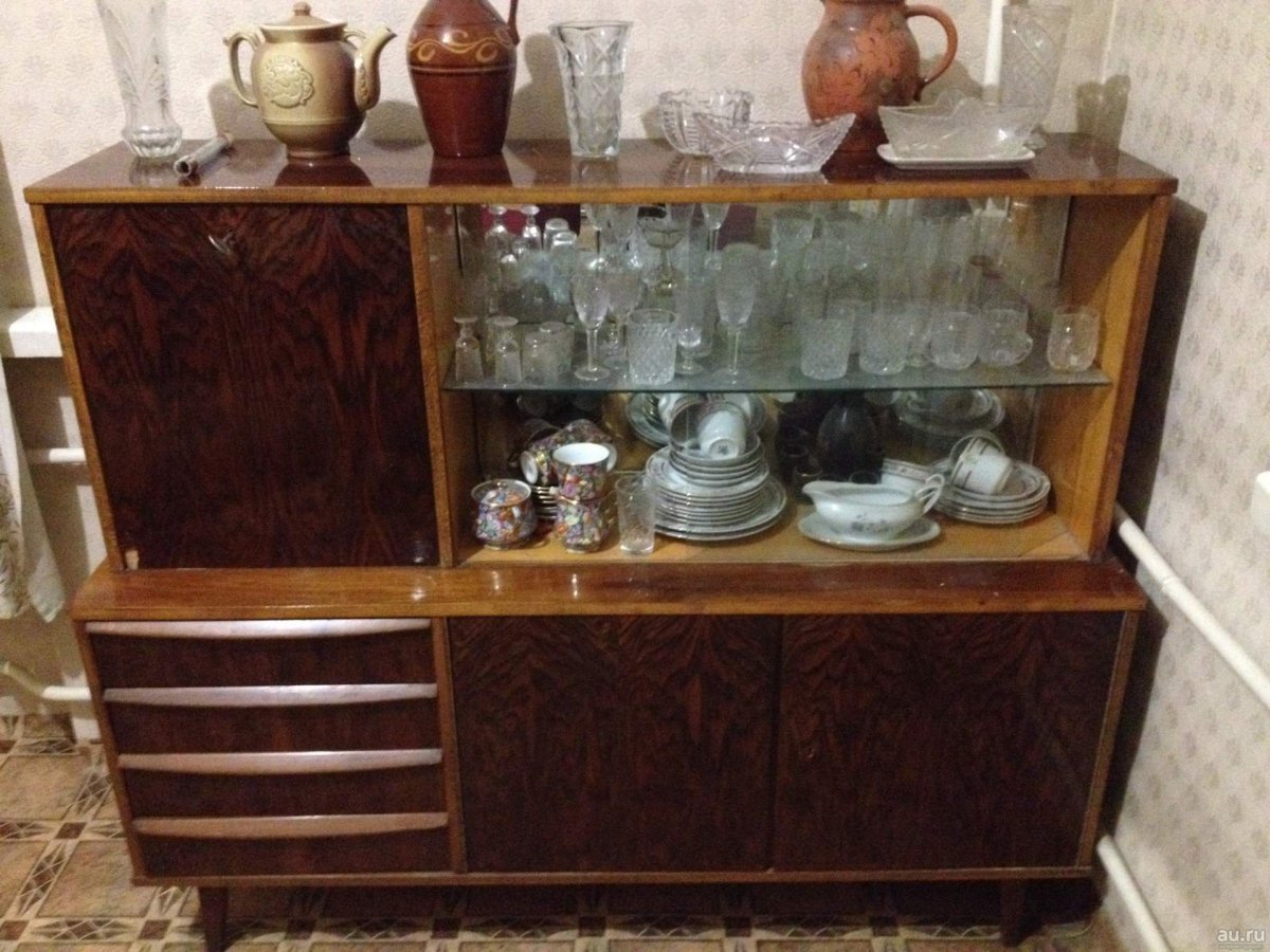 Сервант полированный