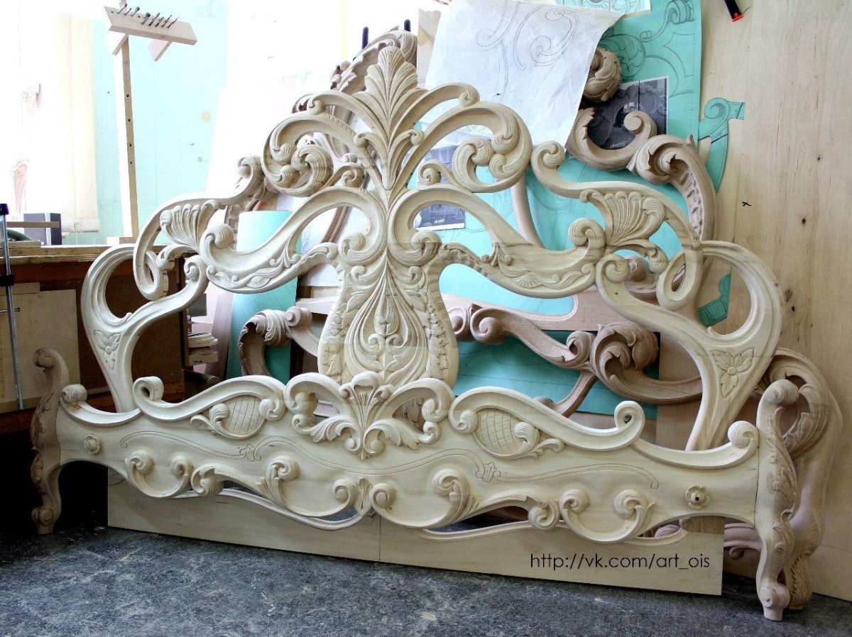 Резьба по дереву кровати
