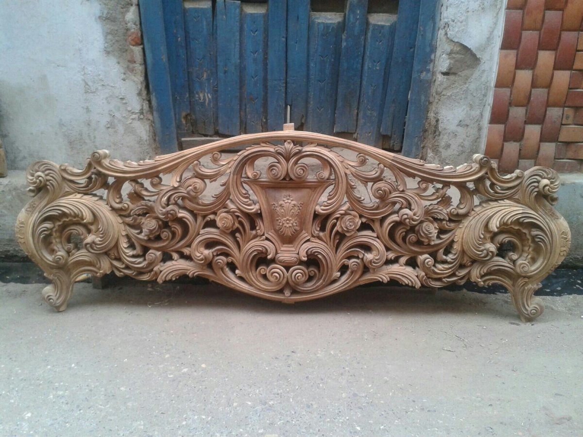 Резьба по дереву спинки кровати