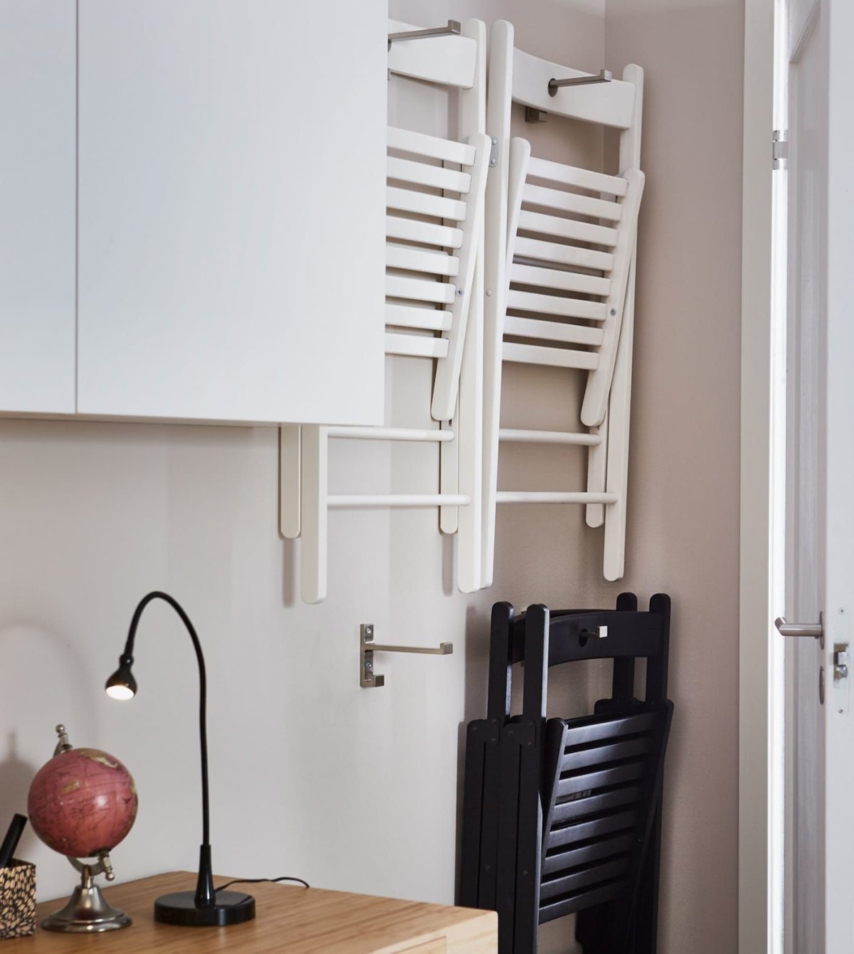 Хранение складных стульев