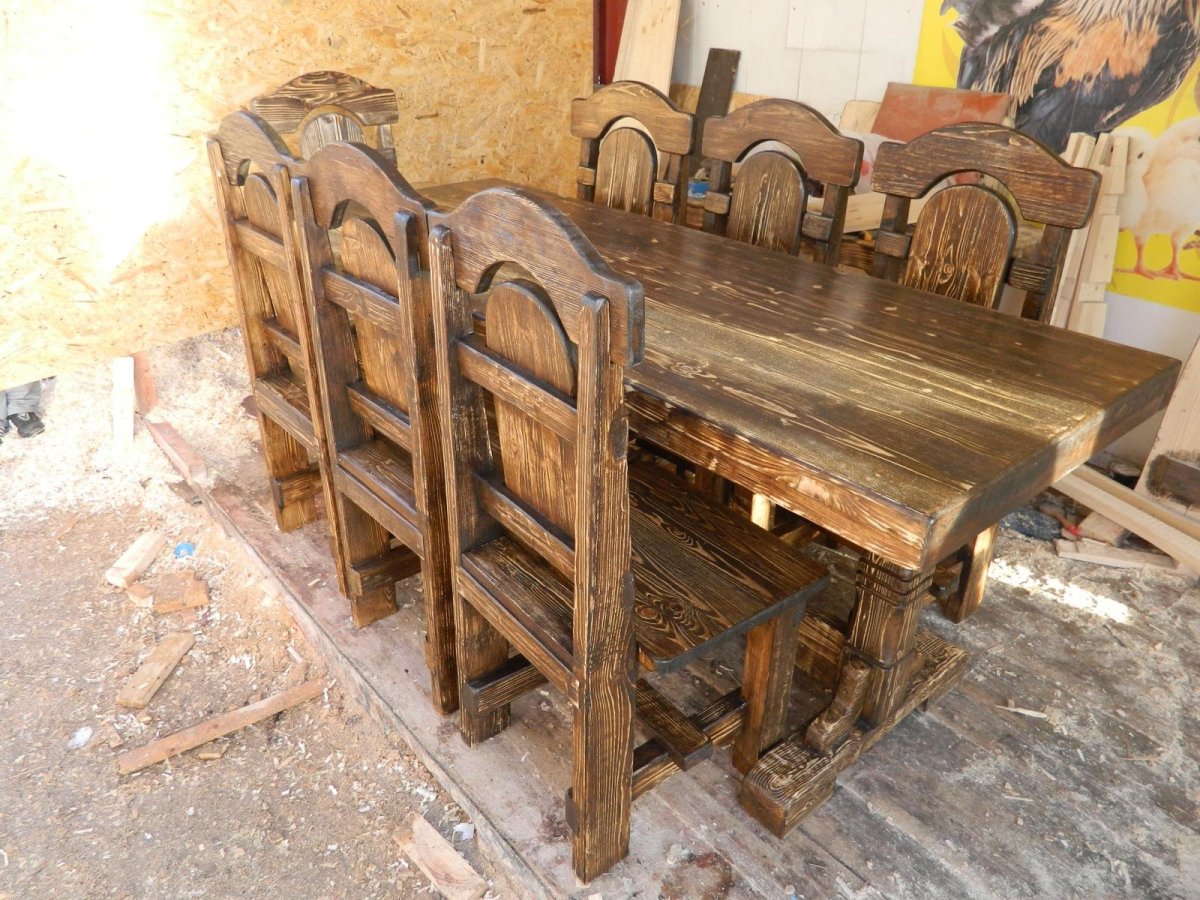 Столы и стулья под старину из дерева