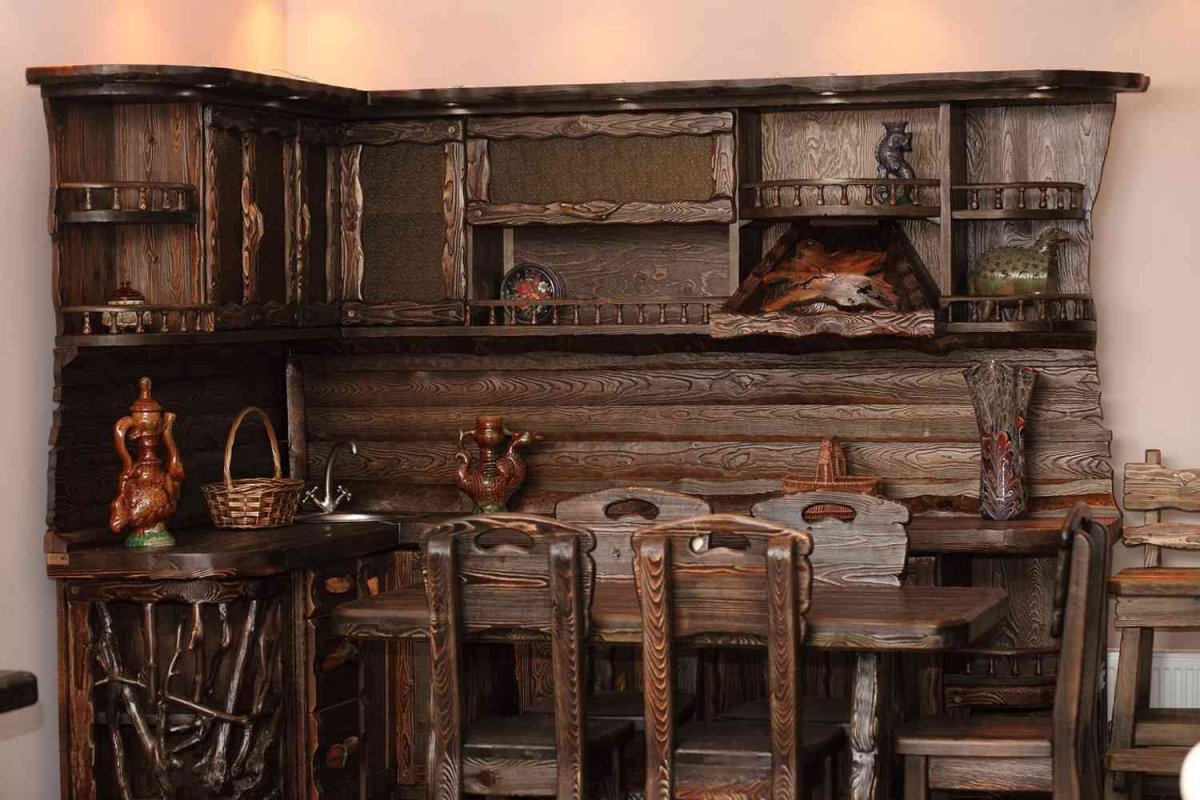 Мебель из массива дерева под старину