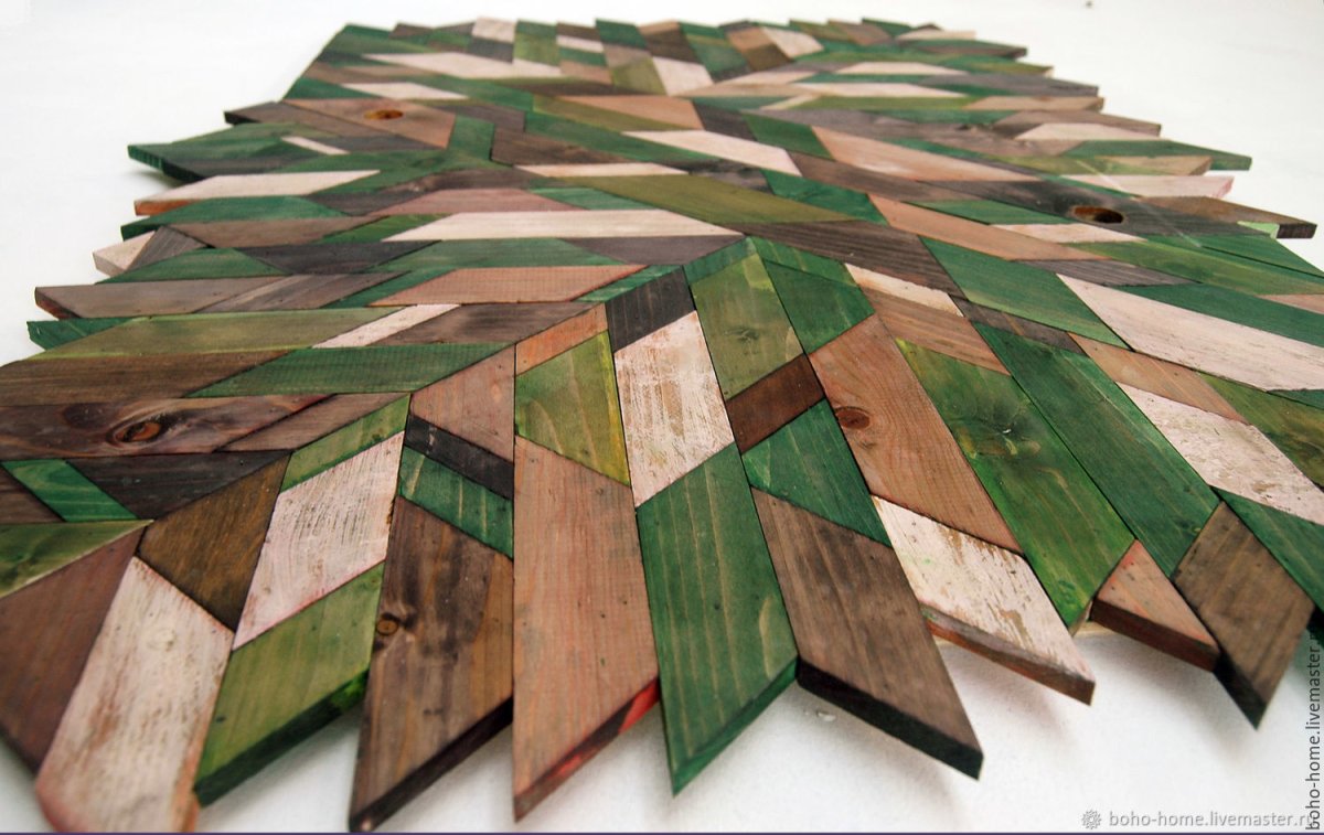 Мозаика из кусочков дерева