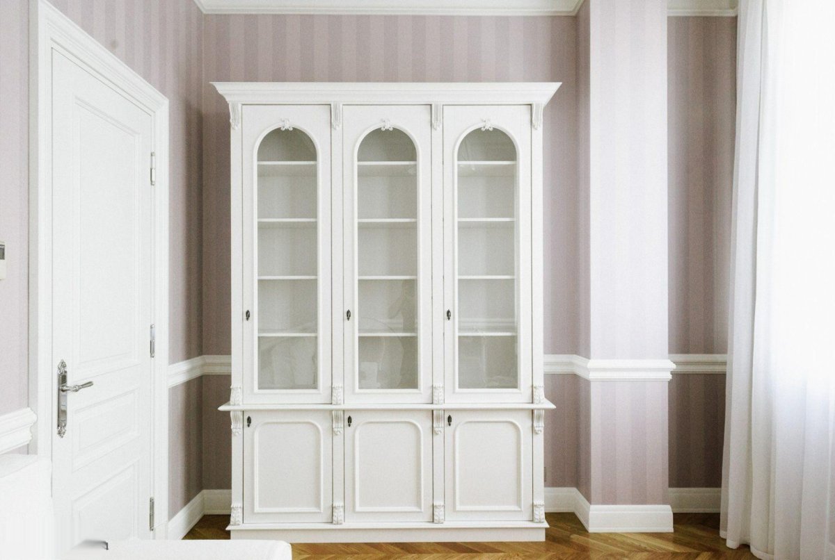 Шкаф для посуды белый