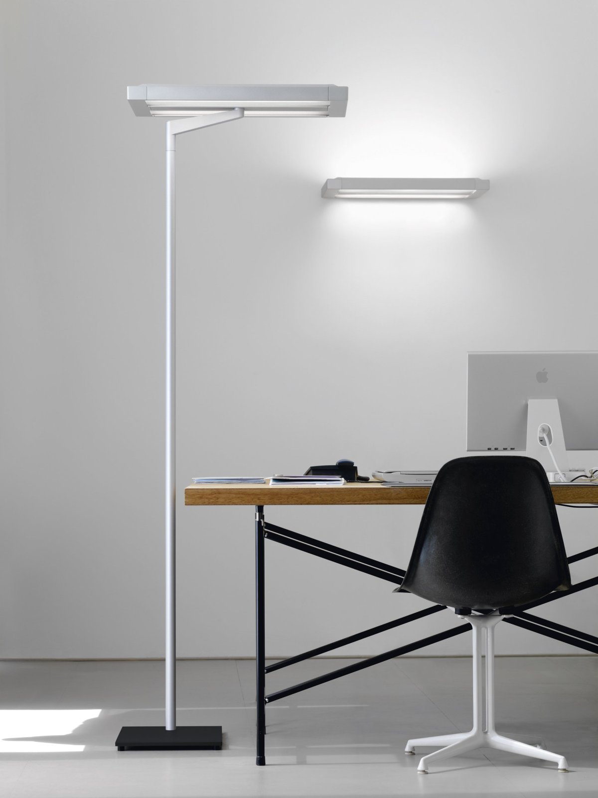 Светильник над рабочим местом