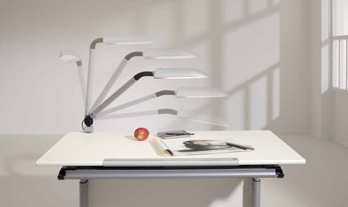 Светильник для письменного стола