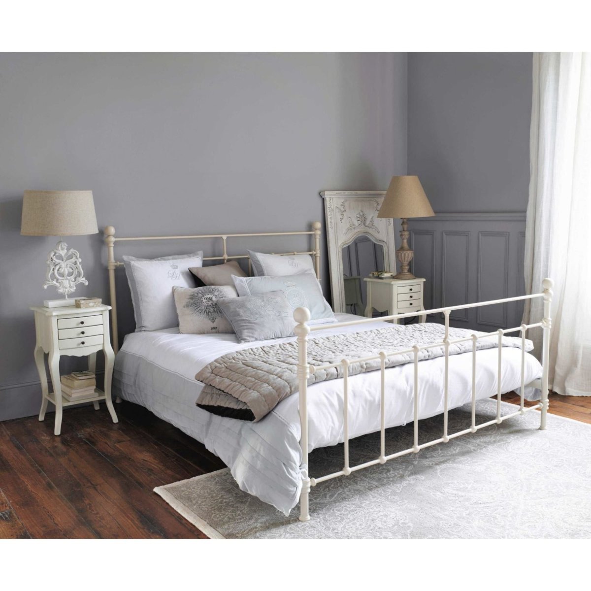 Кровать лофт белая железная