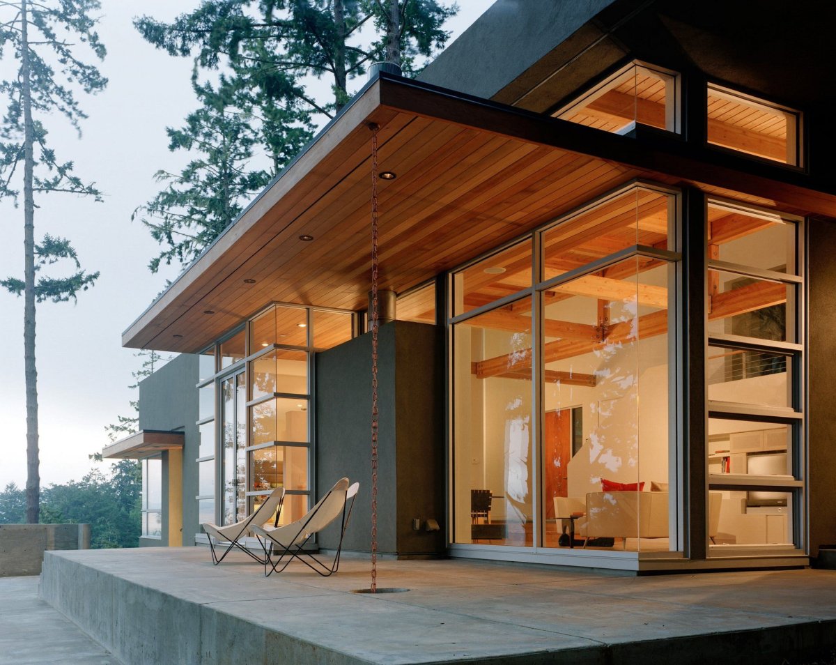 Навес над панорамным окном