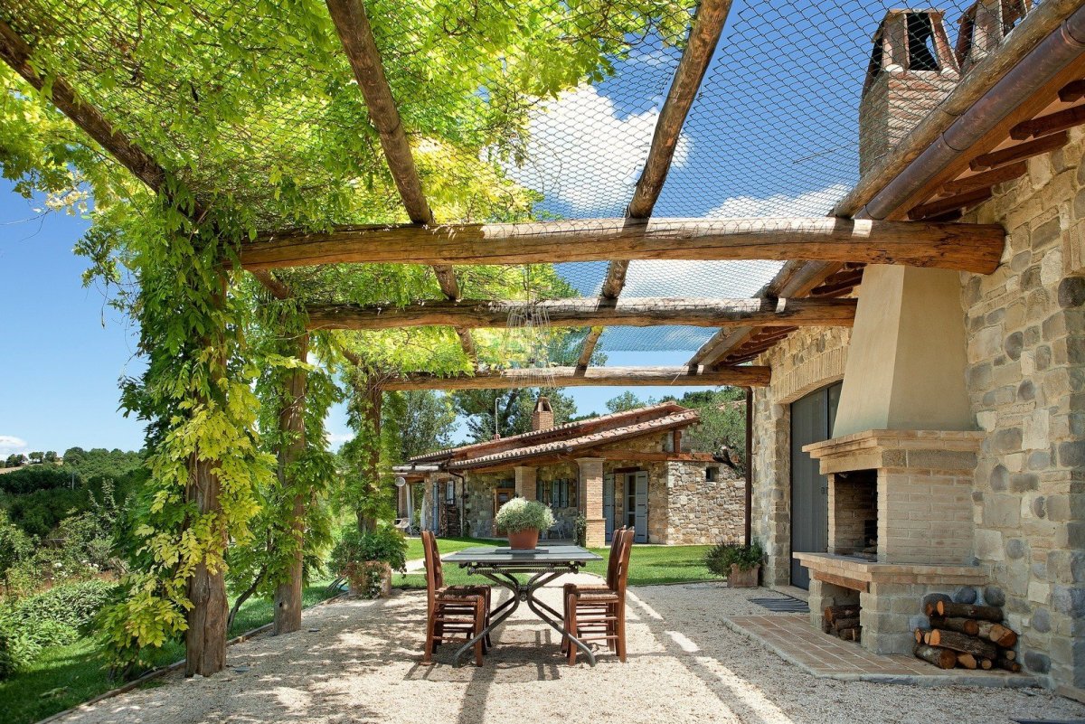 Виноградники на перголе в Италии