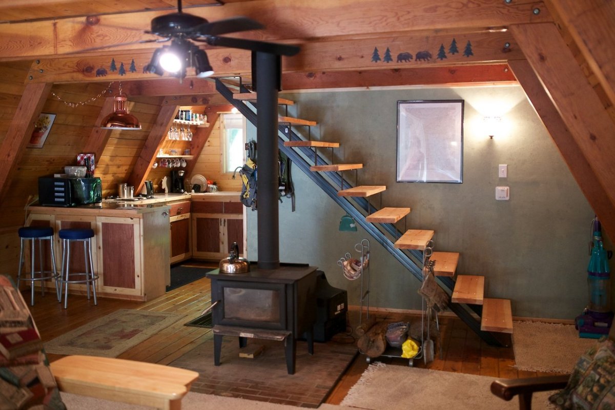 Эндрю Геллер дом шалаш внутри