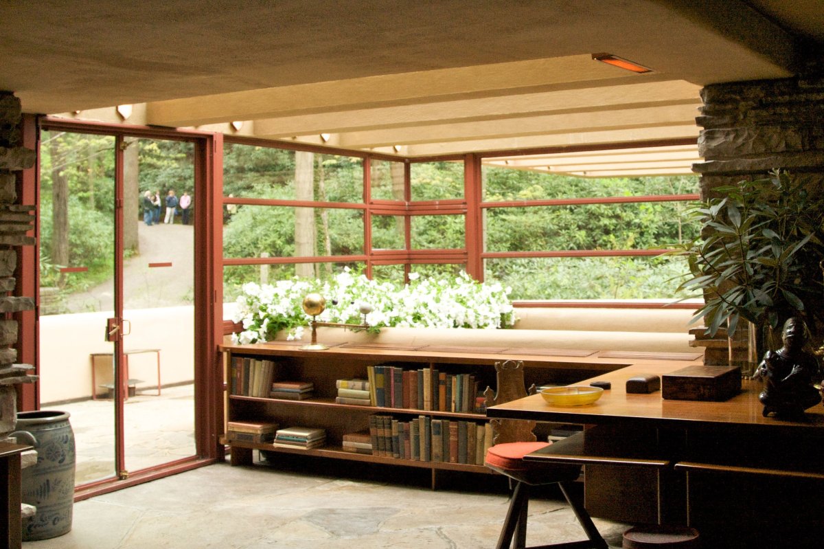 Дом над водопадом Фрэнк Ллойд Райт