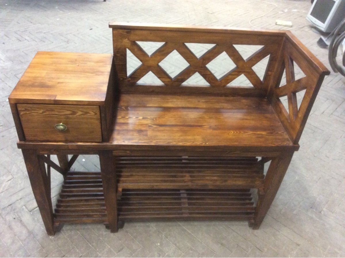 Банкетка из дерева