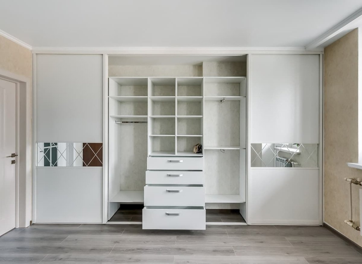 Шкаф Эггер белый премиум