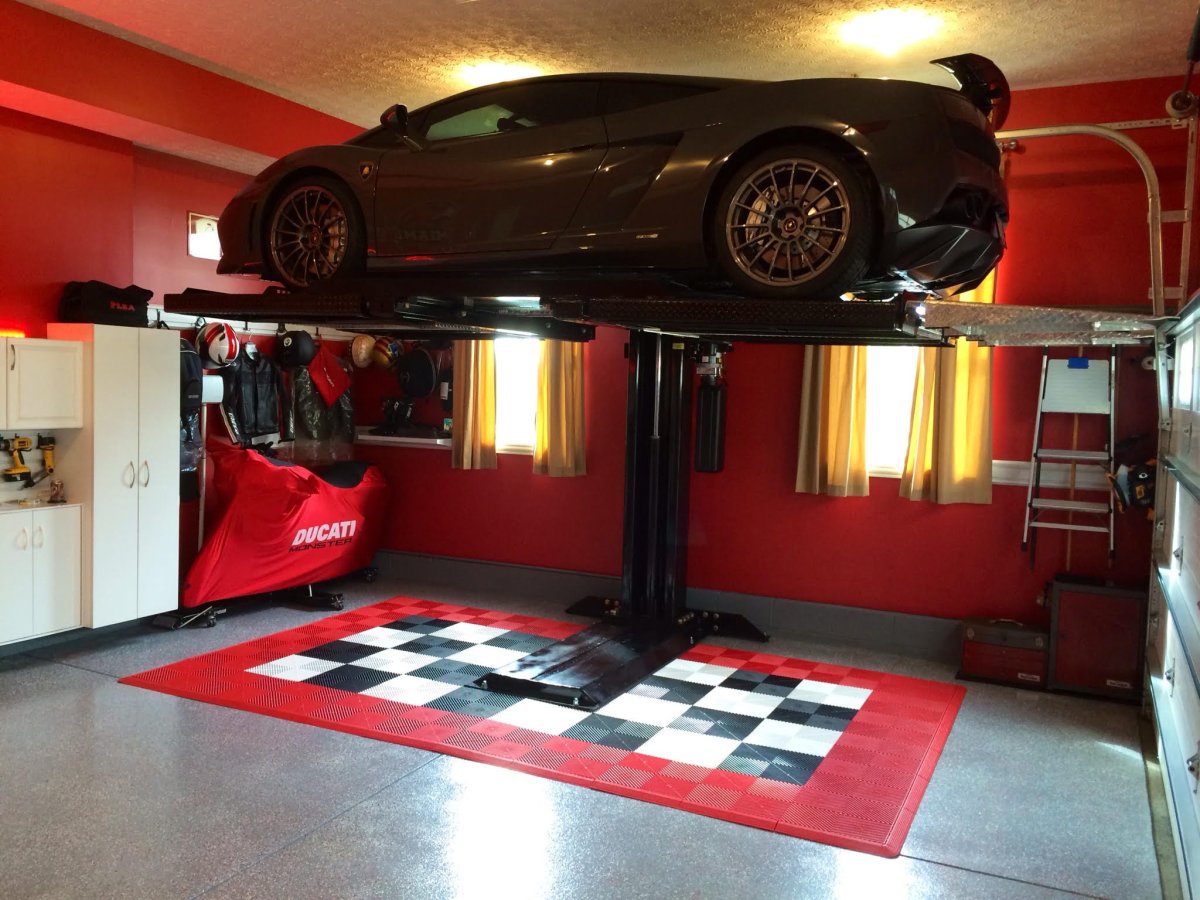 Интерьер гаража