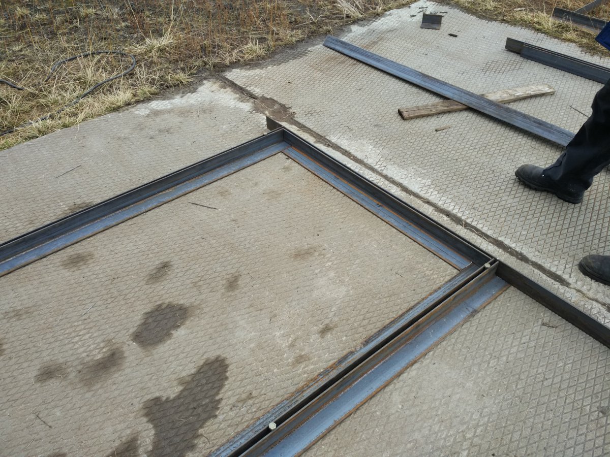 Упор для ворот гаража