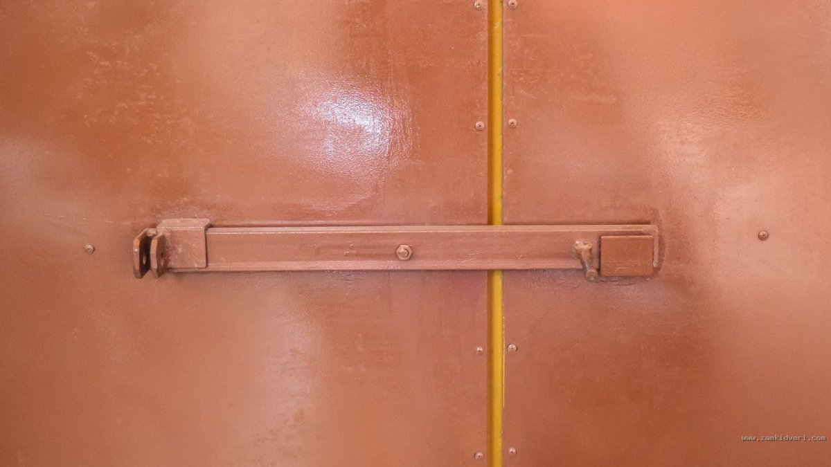 Задвижки на гаражные ворота