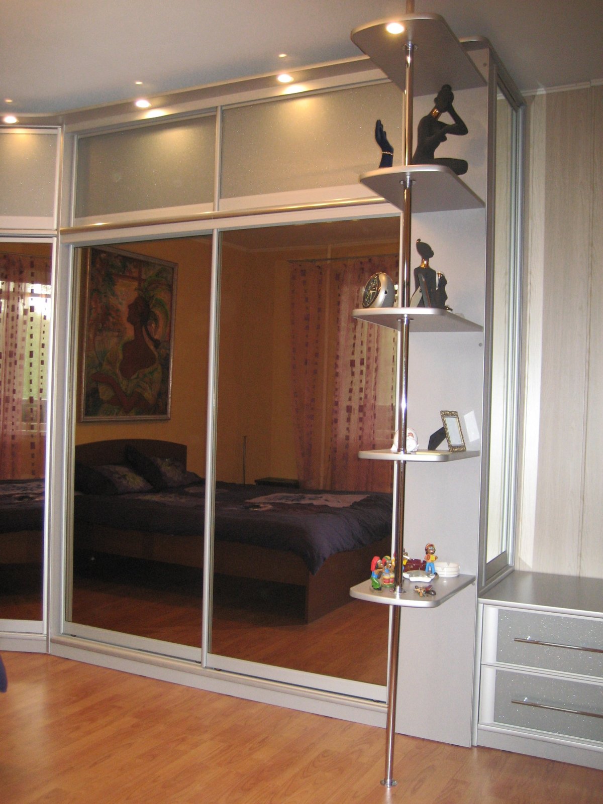 Шкаф купе в потолок