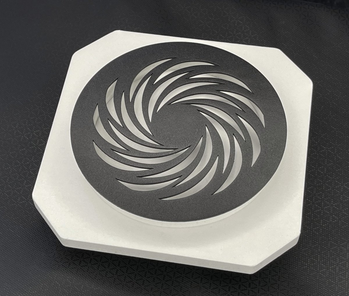 Магнитная вентиляционная решетка для натяжного потолка