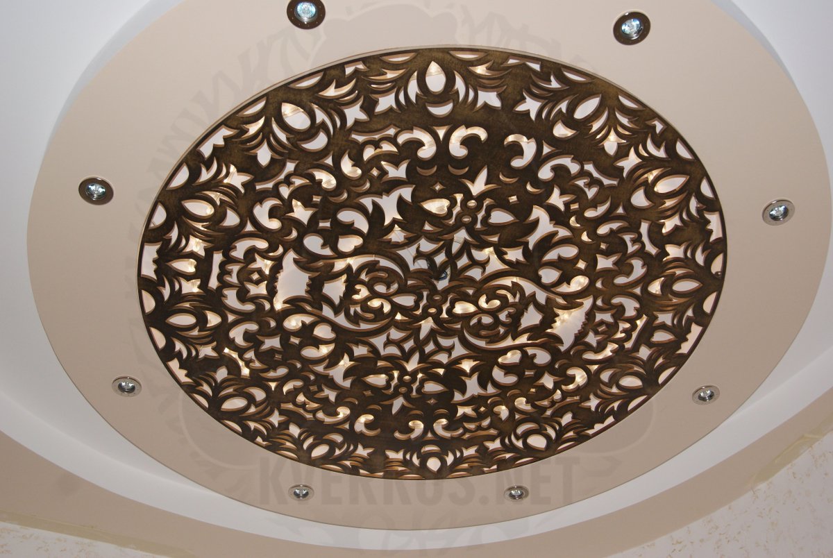 Резной потолок из фанеры