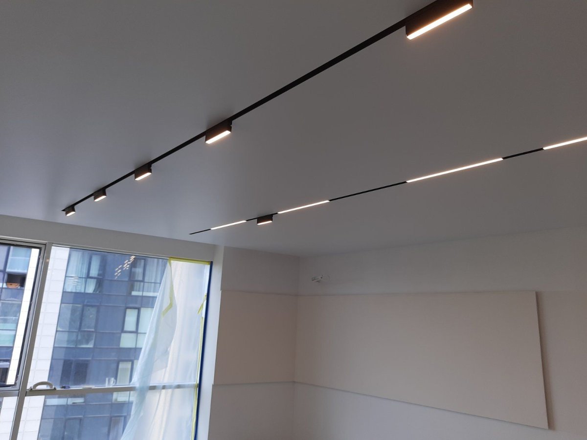 Трековые светильники для натяжных потолков встроенные