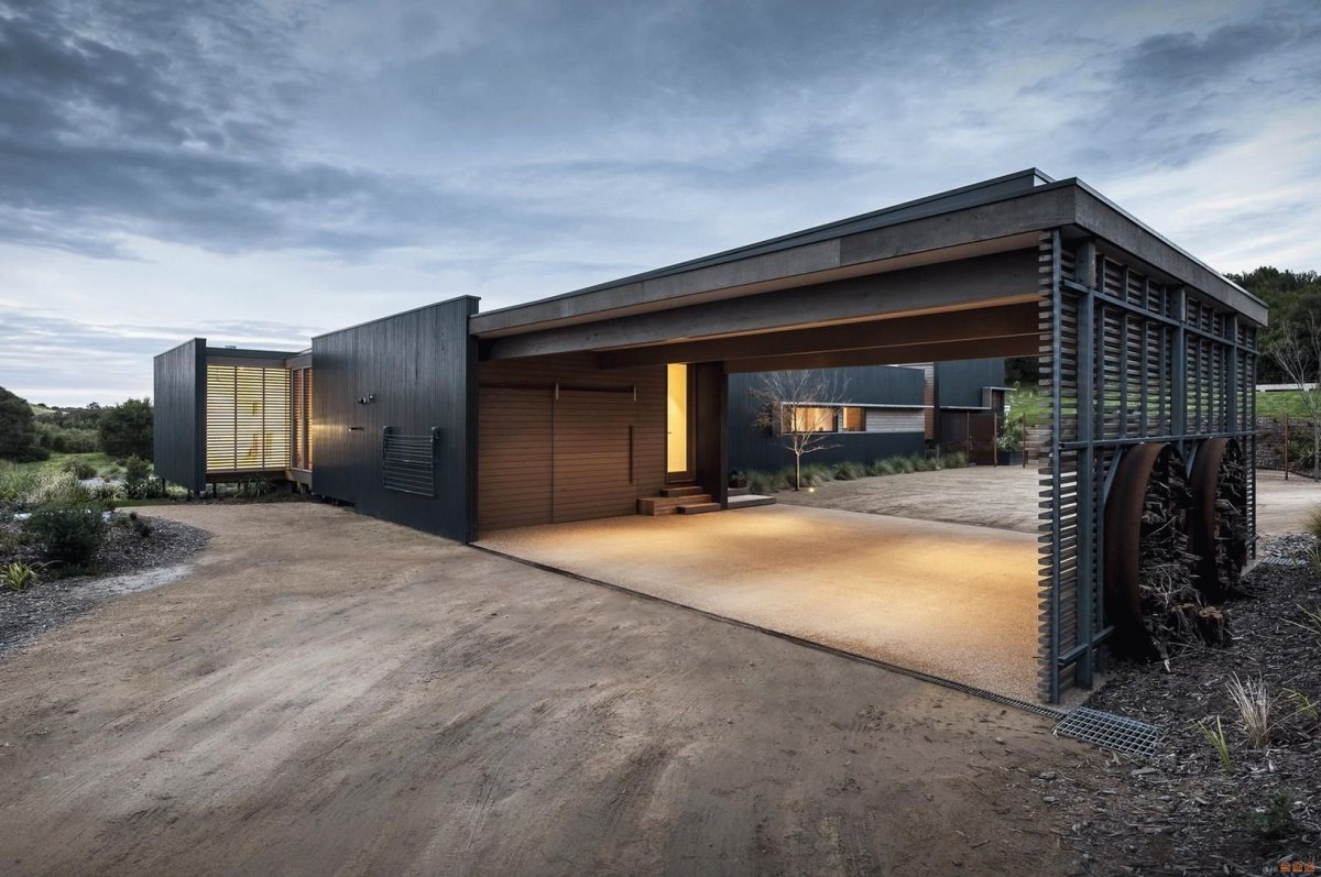 Необычный гараж