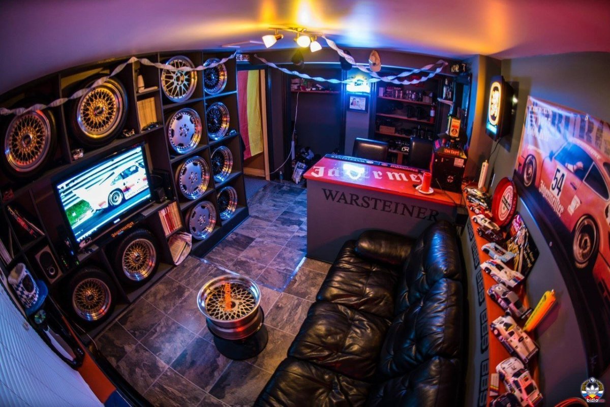 Гараж для тусовок