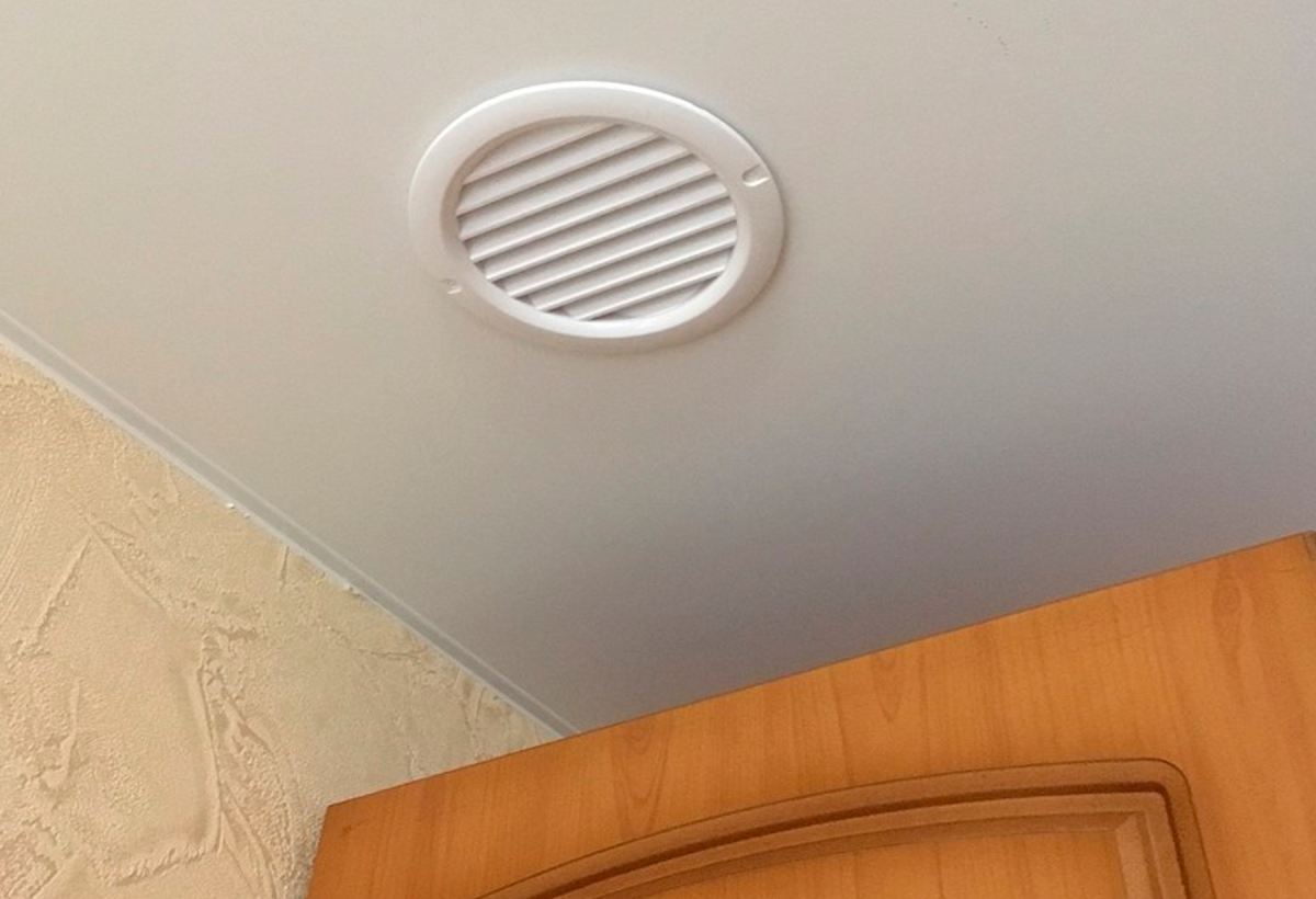 Вент решетка в натяжной потолок диаметр 110мм