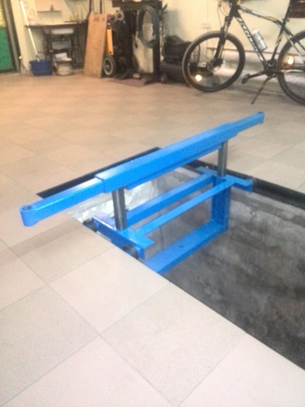 Траверса подъёмник для ямы