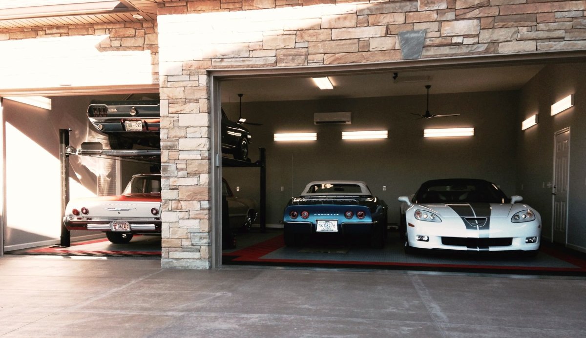 Красивый гараж