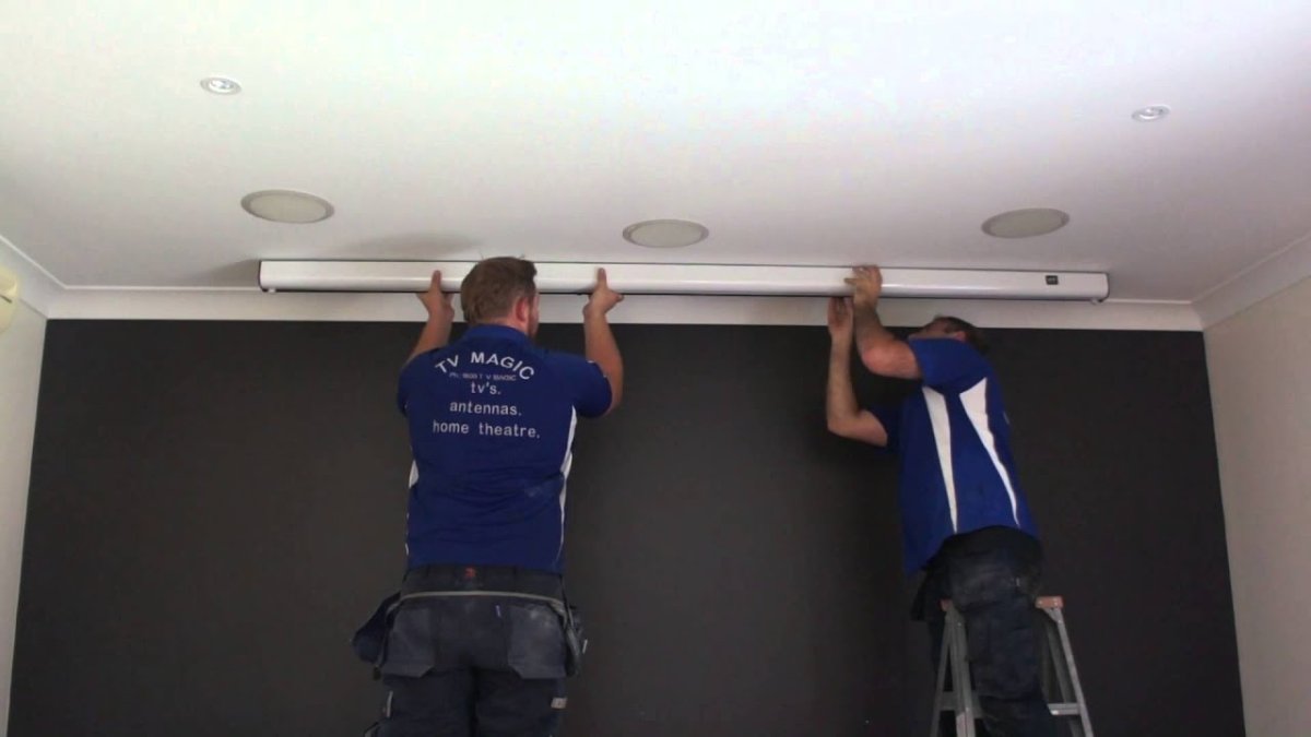 Крепление экрана для проектора к потолку