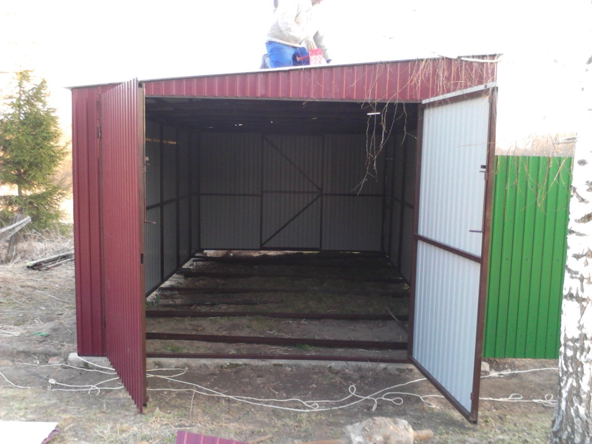 Металлический гараж 3на5.5