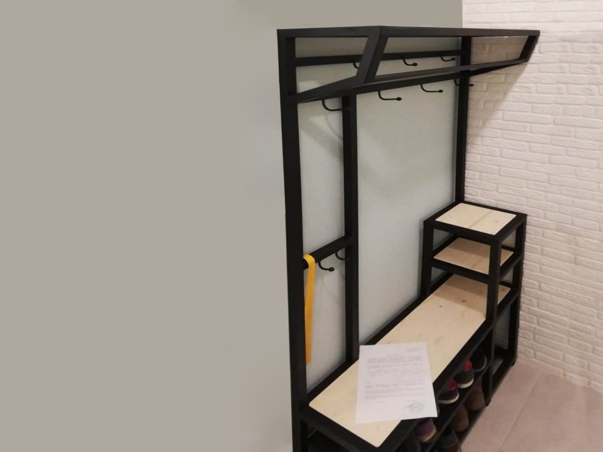 Вешалка в стиле лофт в прихожую