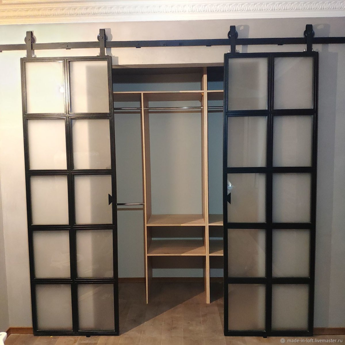 Перегородка для гардеробной