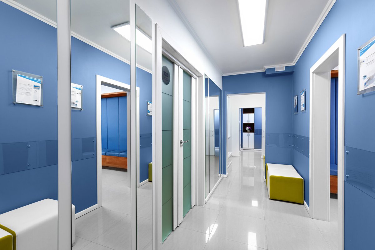 Коридор больницы интерьер