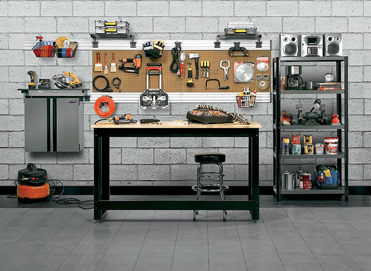 Оборудование верстака в гараже