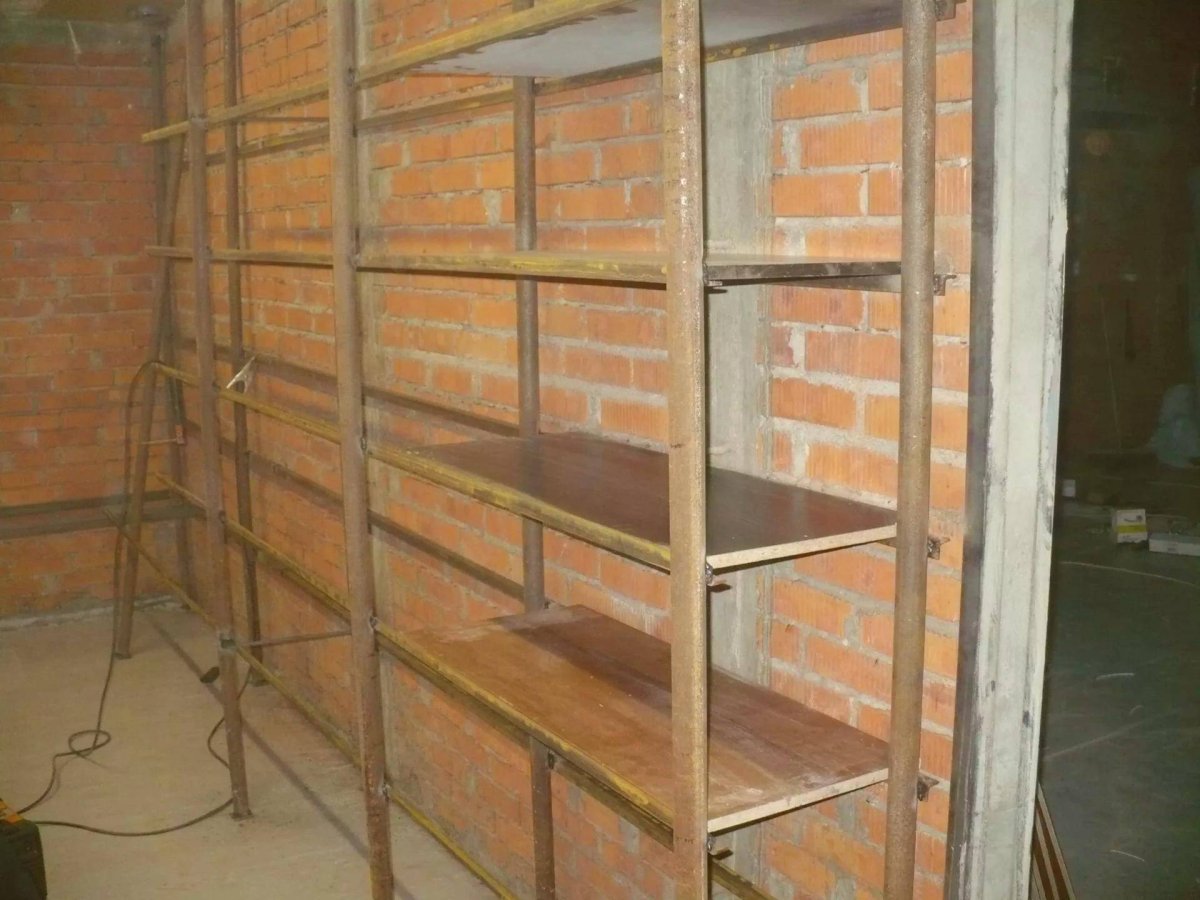 Полки в гараже