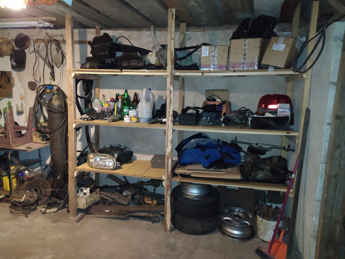 Полки в гараже