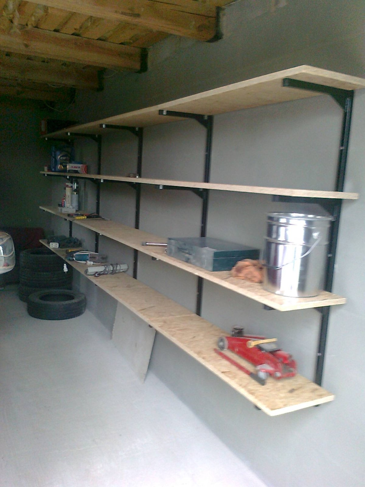 Полки в гараже